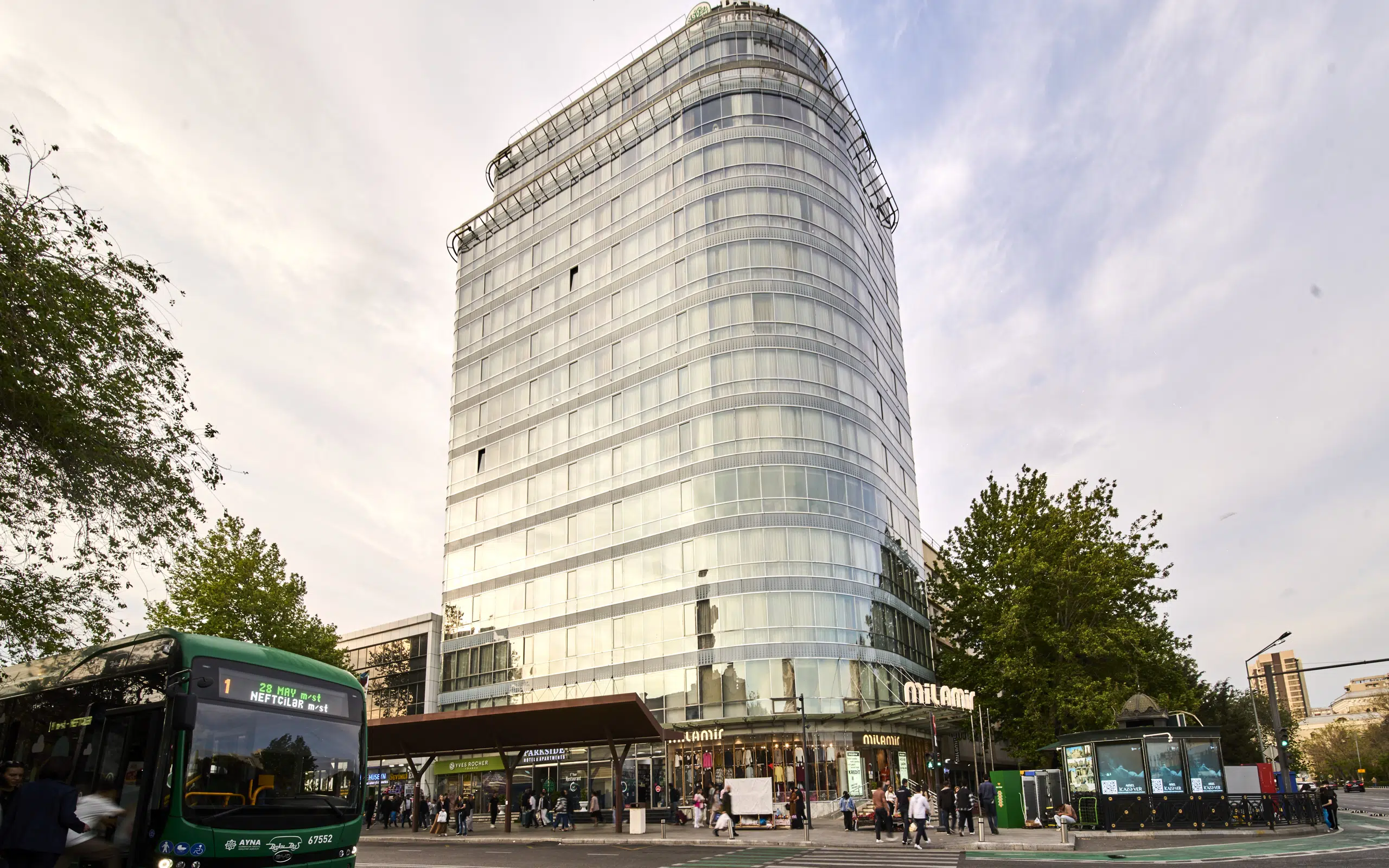 PARK SIDE HOTEL