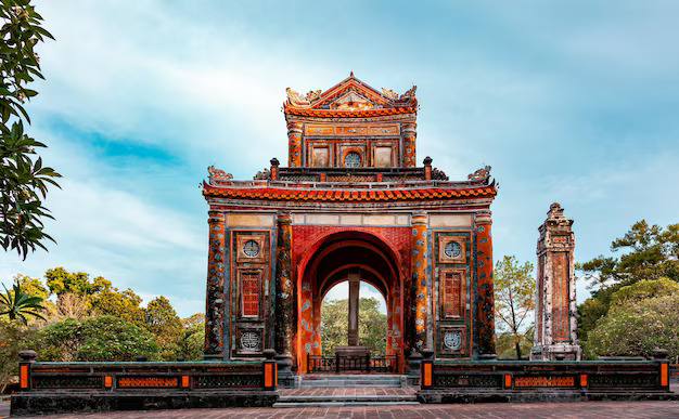 tour-listing-details-slide